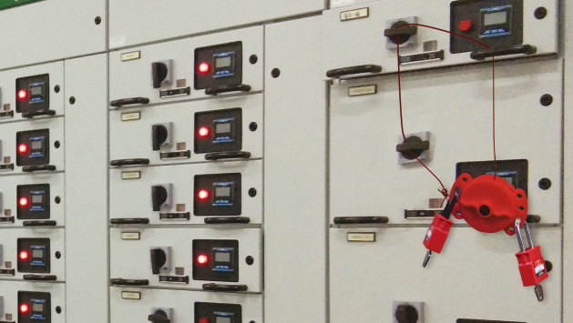 AUTO RETRACTABLE
CABLE LOCKOUT